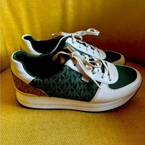 New Michael Kors Trainera